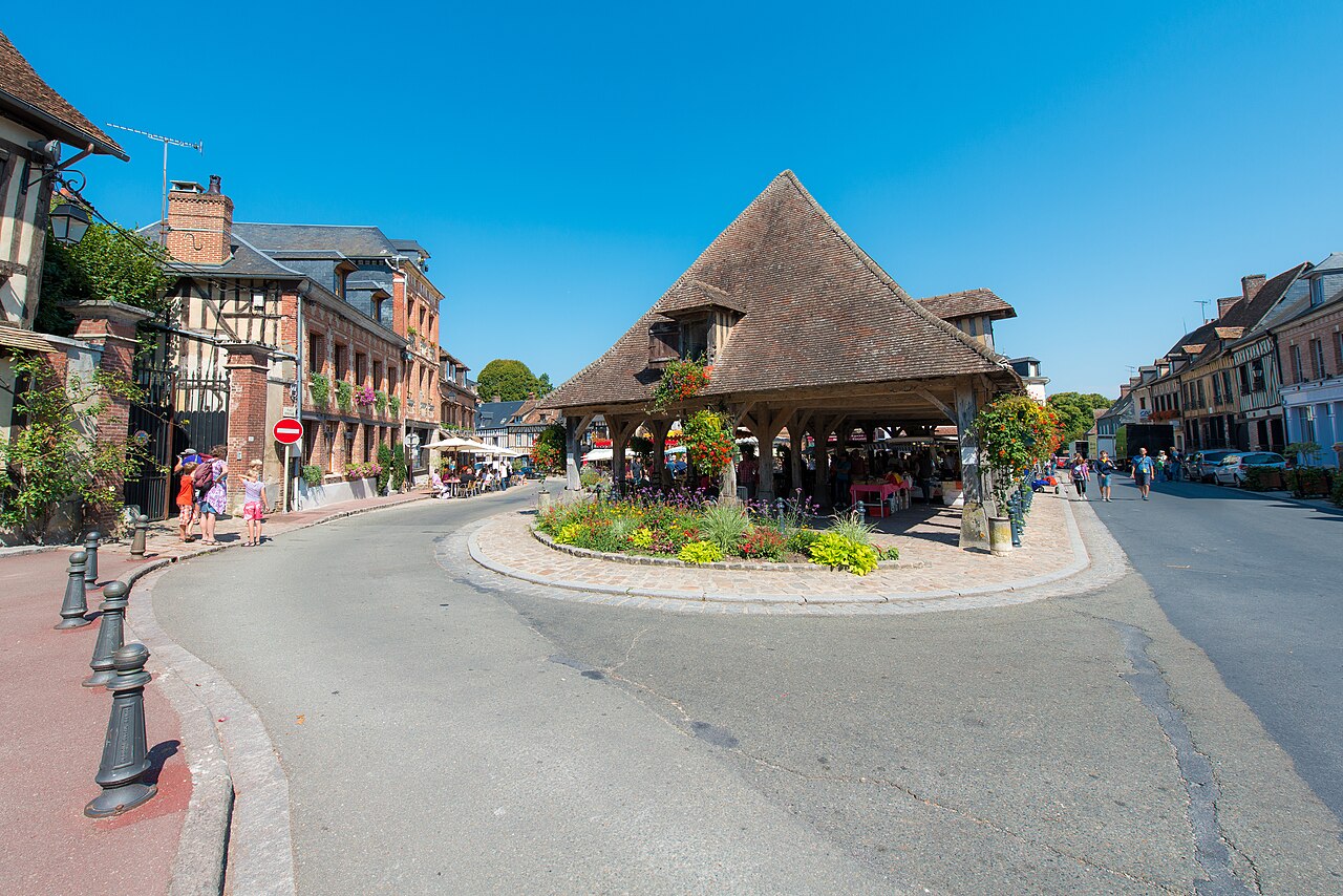 Lyons-la-Forêt en Normandie, maisons et halle à pans de bois